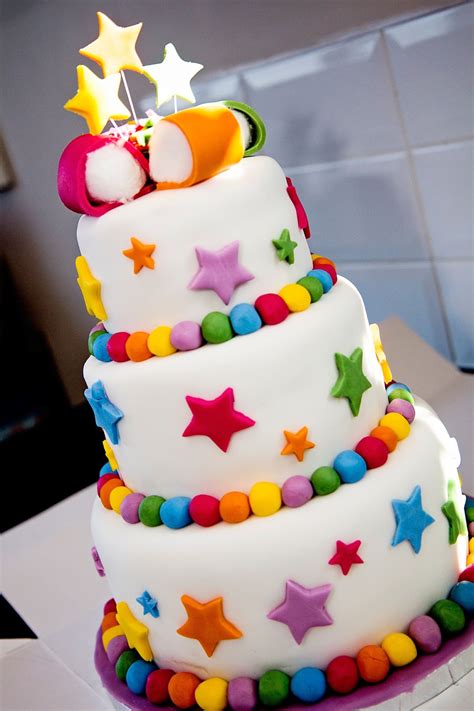 Bright Star Cake Star Cakes Cake Creations Cake Inspiration