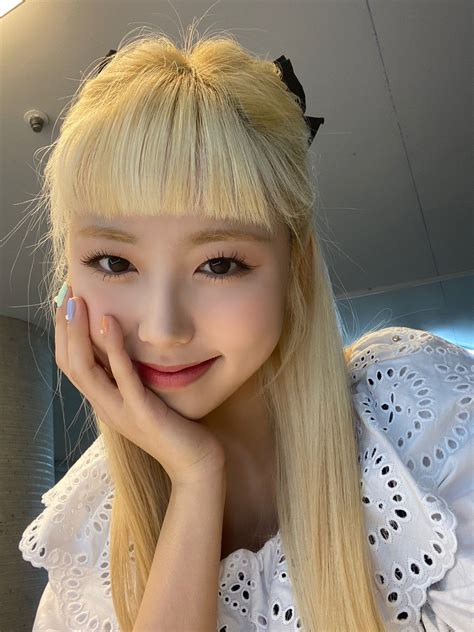 퍼플키스 (PURPLE KISS) on Twitter | Purple, Kiss, Girls world