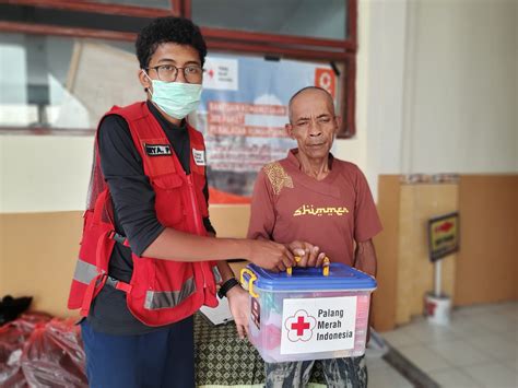 Pmi Terjunkan Mahasiswa Unair Jadi Relawan Bencana Erupsi Gunung Semeru