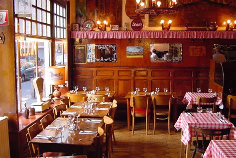 Photographies actuelles et d époque du restaurant Au Vieux Bruxelles