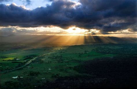 What Are Crepuscular Rays 19 Pics