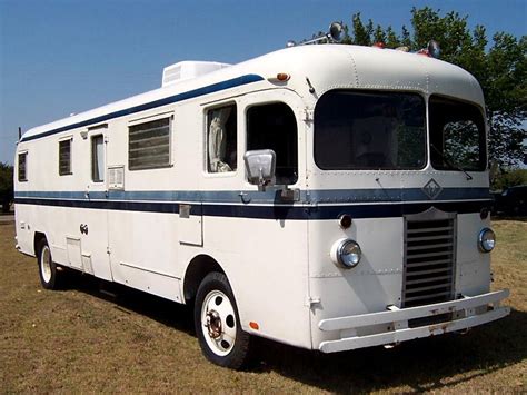 Antique USA Motorhome op Ford - Camper, Oldtimers en Camper ideeën
