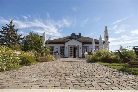 1,716 likes · 65 talking about this. Restaurant Domänenweingut Schloss Schönborn Vinothek ...