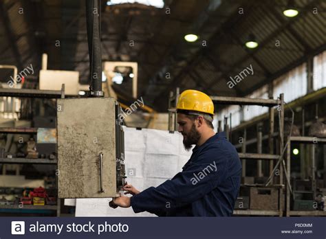 Machine Maintenance Factory Hi Res Stock Photography And Images Alamy
