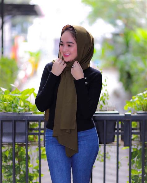 10 Fakta Hana Hanifah Artis Ftv Yang Tengah Viral