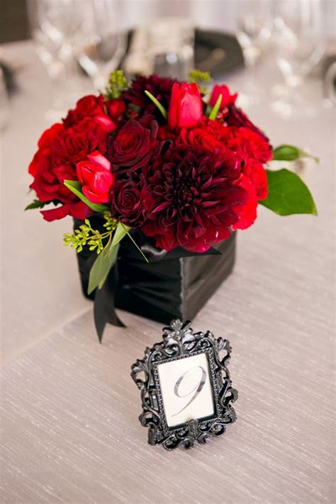 Some look for more traditional wedding flower red and white arrangements are also perfect for a gothic wedding: Red Wedding Flowers | Cheap wedding flowers, Red wedding ...