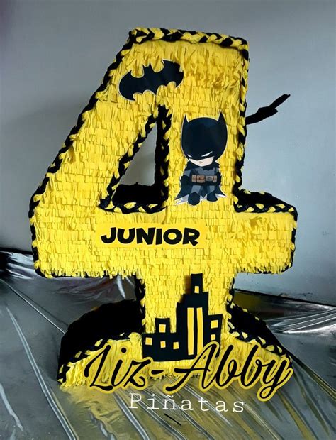 Piñata Numérica 4 Batman By Liz Abby Piñatas Piñatas De Hulk Piñata
