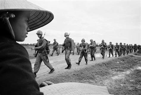 Ken Burns Vietnam War Limits Of 18 Hours Huffpost