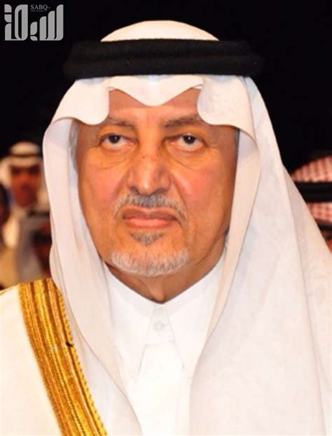 ونشر الأمير بن خالد آل سعود صورا من عواصم ومدن خليجية قائلا: خالد الفيصل يعزي الشيخ "بصفر" في وفاة ابنه