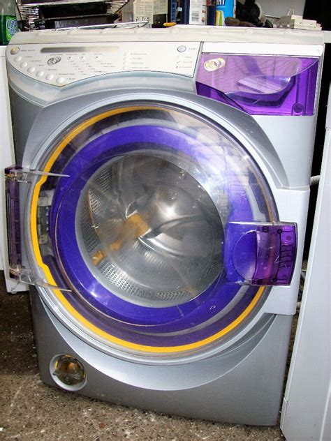 CONTRAROTATING WASHING MACHINE DYSON CR01.FREE DELI VERY LOCAL TO NEW