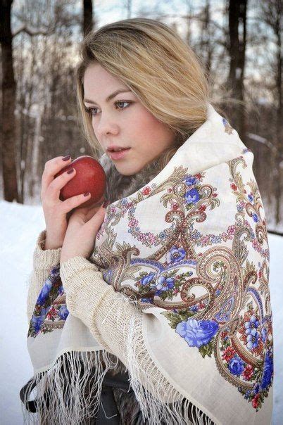 White Russian Shawl Kerchief Floral Pavlovo Posad Shoulder Wrap For Women Square Wool Scarf