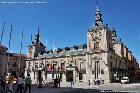Casa salvador es una pequeña taberna taurina fundada por salvador blázquez en 1941, tiempos difíciles de la posguerra española, en una de las calle más emblemáticas de madrid, la calle barbieri. Casa de la Villa - Madrid