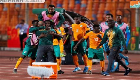Côte d'ivoire)‏ كوت ديفوار دولة في غرب أفريقيا. كوت ديفوار تهزم غانا بركلات الترجيح وتخطف بطاقة الأولمبياد