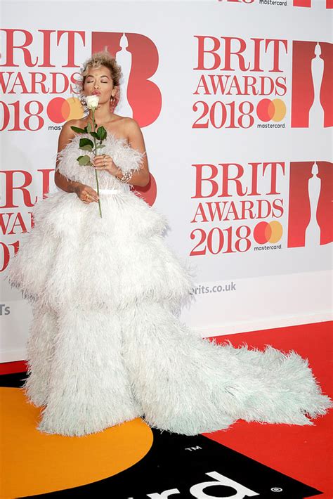 The Brit Awards 2018 Red Carpet Entertainmentie