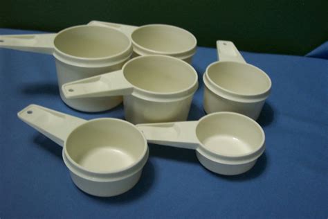 Vintage Tupperware Measuring Cups Set Of 6