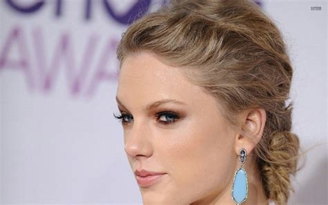Taylor Swift Taylor Swift Diamond Earrings Drop Earrings