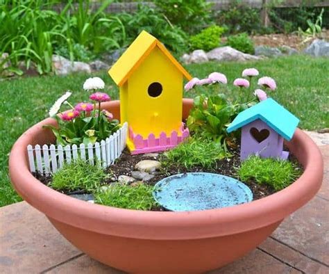 Choose where you want to build your chair. 16 Do-It-Yourself Fairy Garden Ideas For Kids | Homesthetics - Inspiring ideas for your home.