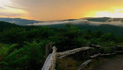 Great Smoky Mountains National Park Tours, Hotels, Restaurants, Camping ...