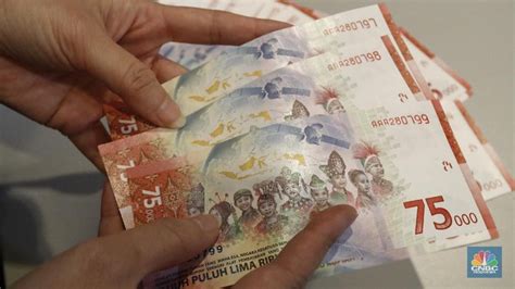 Mengutip informasi resmi dari bank indonesia uang kertas dengan nominal rp 75.000. Heboh Video 'Rahasia' di Uang Rp 75.000 Baru