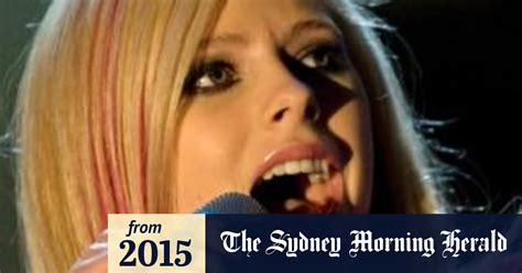 Avril Lavigne Reveals Battle With Lyme Disease