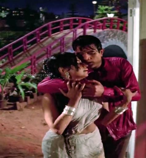 Nanda Bollywood Yesteryear Train Movie 31 Hot Saree Hd Caps