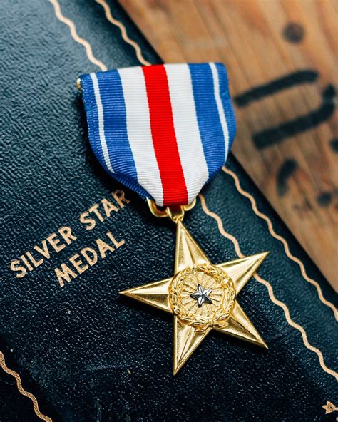 28 Us Military Gold Star Medal 2022