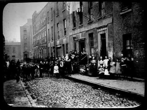 Dublin 1900 Most Dubliners Lived In Overcrowded Tenements Tenement
