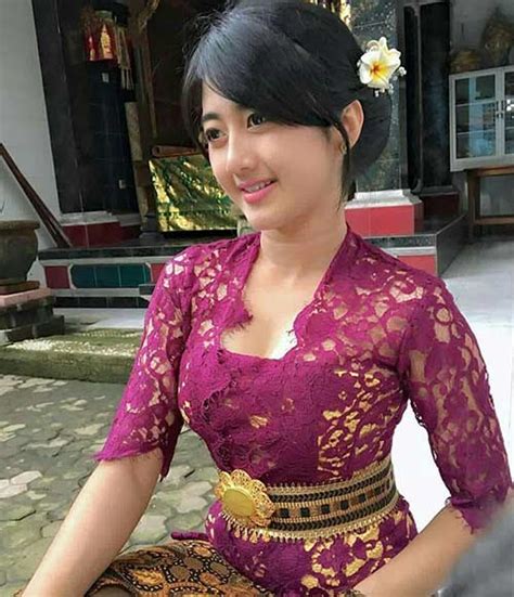 Pakaian Adat Madya Bali Wanita