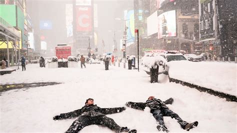 Photos Nyc Blanketed In Snow From Historic Winter Storm