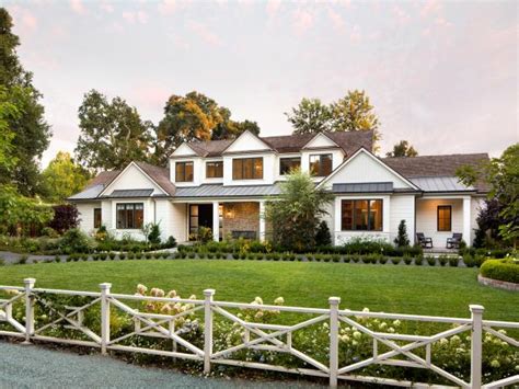 It stands to be a hugely significant season, especially because the. Modern California Farmhouse With Timeless Appeal | 2017 ...