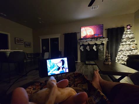 Midas and I are flying dangerous. Watching some One Piece on our way to