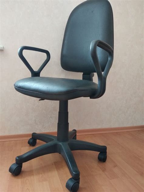 Офисный регулируемый стул Кожаное кресло на колёсах Кресло стул 2 100 грн Офисные стулья