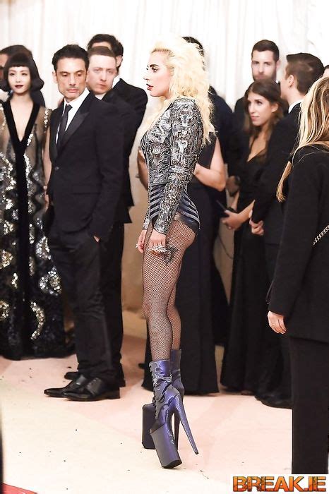 Did You Know That Lady Gaga Is Only 155 Meters Tall Фотографии леди
