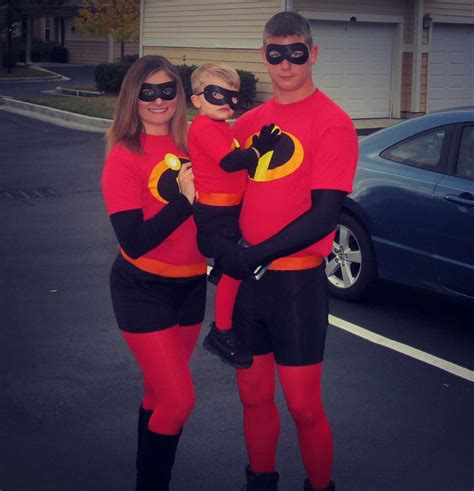 The real challenge with the costume is adding the muscle, it needs you to put more effort. incredibles DIY costumes | Diy halloween costumes, Family halloween costumes