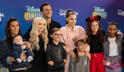 Dove Cameron And Sofia Carson Join ‘descendants 3′ Cast At Disney Channel