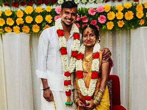 Electrifying moments between the goon and natarajan god father movie scenes l natty lal ananya. SRH Pacer T Natarajan And Wife Pavitra Natarajan Blessed ...