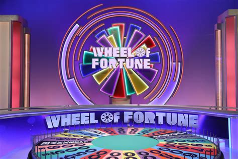 Wheel Of Fortune Fans Cant Get Enough Of The Shows Dated Puzzle