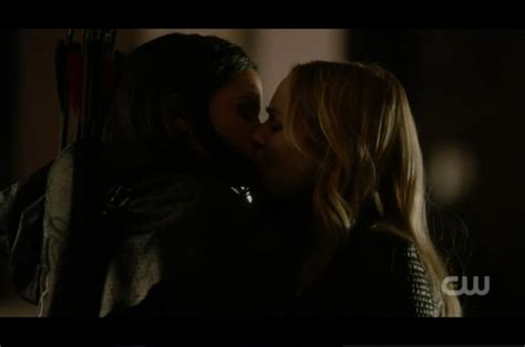Black Canary Is A Totally Bisexual Superhero On “arrow
