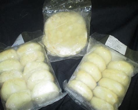 Dari kejauhan a hiang melihat tjiang ming alias a bak sedang memindahkan kayu untuk menggantung kantong. SASHAIR BUSINESS ENTERPRISE - SBE (002600841-H)