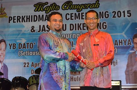 Pejabat daerah dan tanah klang jalan kota, 41902 klang selangor darul ehsan. PEJABAT DAERAH / TANAH HULU SELANGOR: Majlis Anugerah ...