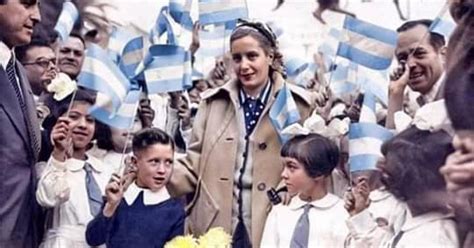 Buy eva peron posters designed by millions of artists and iconic brands from all over the world. Bienaventurada Eva. En defensa de la Patria, la familia y ...