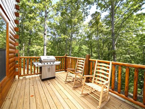Offering 1 private master bedroom with a queen bed, and a loft bedroom with a. Southern Comfort Cabin in Gatlinburg w/ 4 BR (Sleeps12)