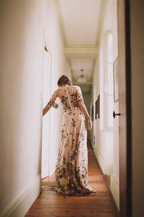 Maybe you would like to learn more about one of these? Mutig Boho: Bestickte Brautkleider mit bunten Blumen ...