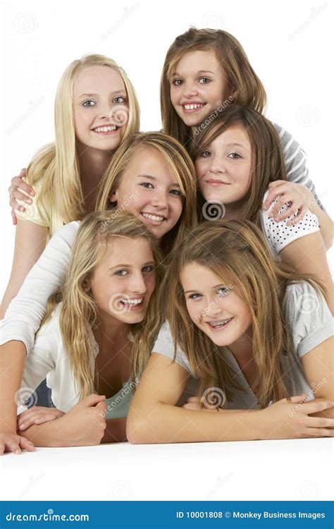 Les Amies Groupent D Adolescent Photo Stock Image Du Attrayant