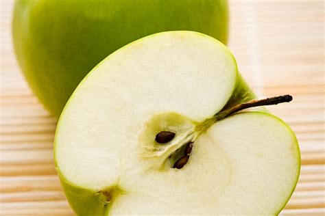 Can You Eat Apple Seeds Guide To The Benefits