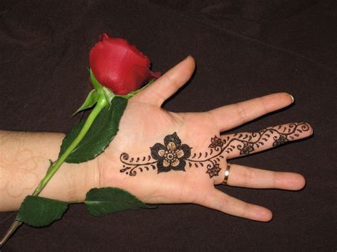 A Guide To Henna Traditions In Morocco