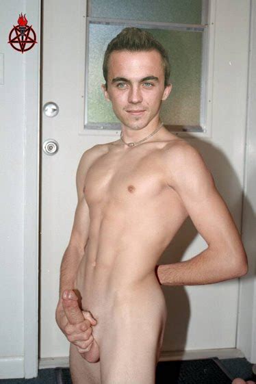 Male Celeb Fakes Best Of The Net Frankie Muniz Naked Hard On Cock