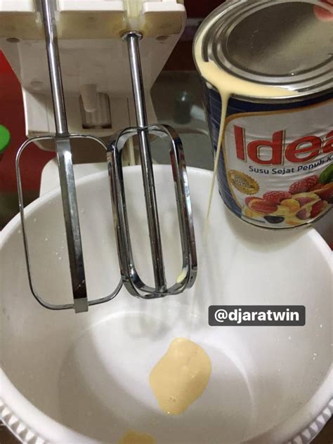 Resepi mudah aiskrim milo memang sedap dan yang paling penting rasa macam beli dikedai.jadi kenapa nak beli dikedai lagi sedangkan kita boleh buat sendiri kalau ade yang nak beli bahan bahan resepi mudah aiskrim milo boleh klik link dibawah⬇️⏬⤵️. Aiskrim Milo Homemade Yang Menyegarkan Tekak. Guna 5 Bahan ...