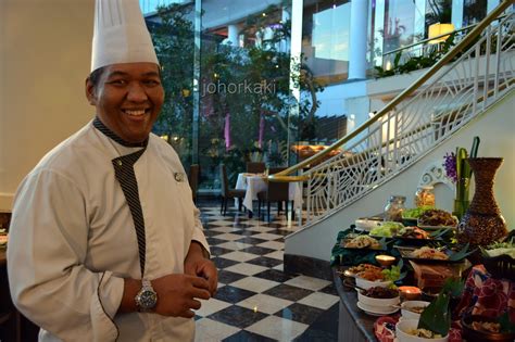 Thistle johor bahru hotel is located within landscaped gardens and offers city views along with a continental breakfast, which you can enjoy in the restaurant. Ramadan Buffet at Thistle Johor Bahru Hotel |Johor Kaki ...