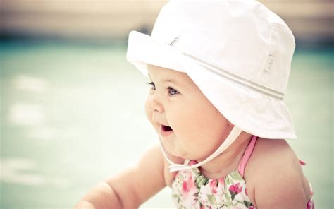Cute Baby With Hat Wallpapers Hd Wallpapers Id 12171